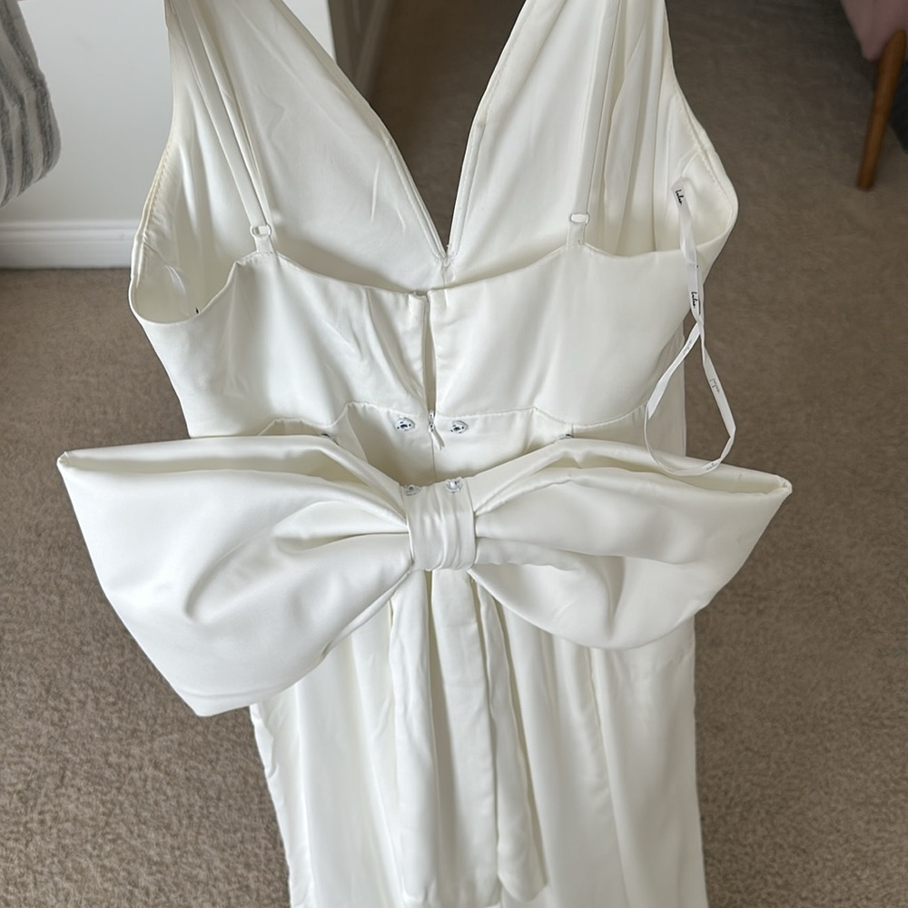 LULU’s white formal dress